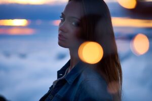 No Brasil, o isolamento subjetivo está diretamente ligado a piores indicadores físicos e mentais e não apenas entre os mais velhos, segundo pesquisa. Foto: Pixabay.