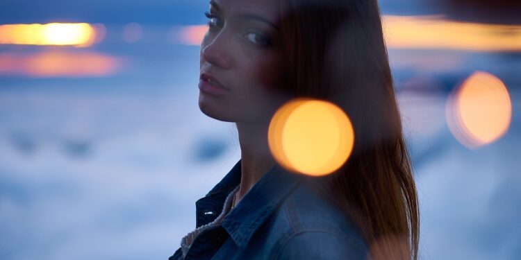 No Brasil, o isolamento subjetivo está diretamente ligado a piores indicadores físicos e mentais e não apenas entre os mais velhos, segundo pesquisa. Foto: Pixabay.