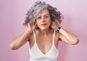 A surpreendente ligação entre cabelos grisalhos e câncer. Foto: FreePik