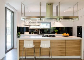 Luz adequada que valoriza a decoração e a percepção do espaço interno - Créditos: depositphotos.com / photographee.eu