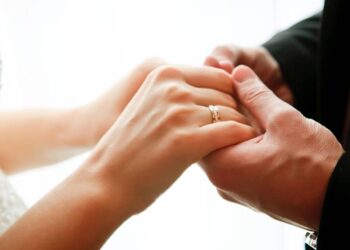 Saiba o jeito mais fácil de saber se sua aliança vale muito dinheiro