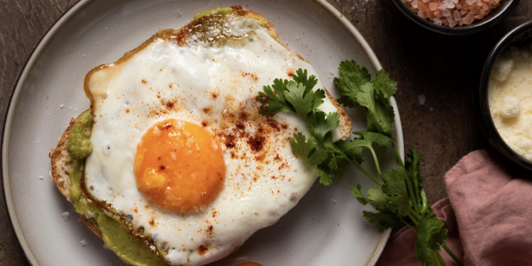 Clara ou gema? O que é mais saudável? Foto: FreePik