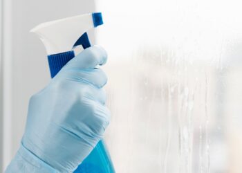 como limpar as janelas de vidro