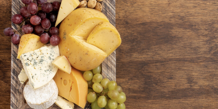 5 passos para montar sua tábua de frios para arrasar no fim de ano. Foto: FreePik