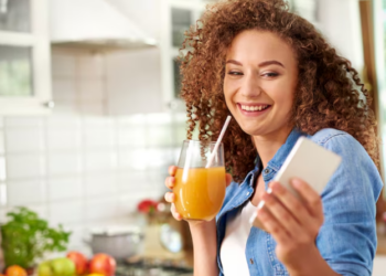 O brasileiro está bebendo cada vez menos álcool. Foto: FreePik