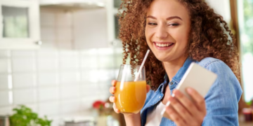 O brasileiro está bebendo cada vez menos álcool. Foto: FreePik