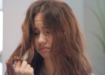 Nutrição capilar estimulando o crescimento de fios mais saudáveis - Créditos: depositphotos.com / stockbusters