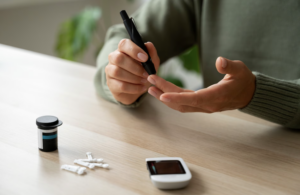 Como o diabetes age? Foto: FreePik