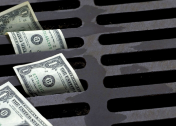 Seu dinheiro está indo pelo ralo? Foto: FreePik