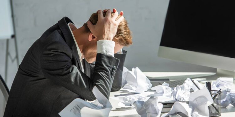 Período de instabilidade que exige resiliência e autoconhecimento - Créditos: depositphotos.com / IgorVetushko