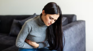 7 em cada 10 brasileiros sofre com gastrite. Foto: FreePik