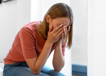 Emoções sufocadas: entenda porque guardar mágoa faz mal. Foto: FreePik