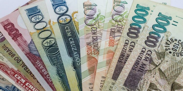 Como notas de dinheiro antigo podem valer tanto