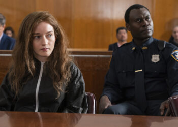 Construção visual que reforça a dualidade entre glamour aparente e manipulação estratégica - Créditos : Netflix