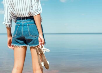 Tendência versátil que transforma qualquer look com naturalidade - Créditos: depositphotos.com / VitalikRadko