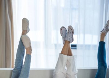 Design elegante que combina com looks casuais e formais sem perder praticidade - Créditos: depositphotos.com / ArturVerkhovetskiy