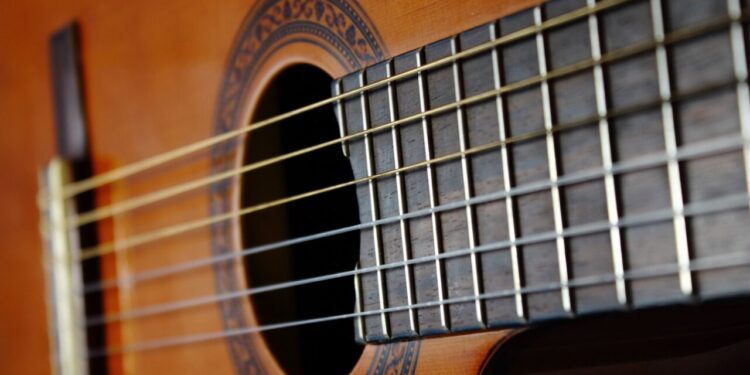 Instrumentos musicais raros que podem valer muito dinheiro