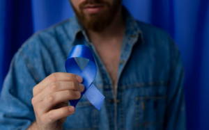 Novembro Azul reforça a importância da prevenção e do diagnóstico precoce do câncer de próstata. Foto: FreePik