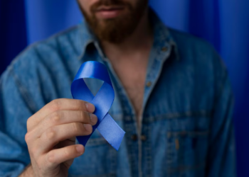 Novembro Azul reforça a importância da prevenção e do diagnóstico precoce do câncer de próstata. Foto: FreePik