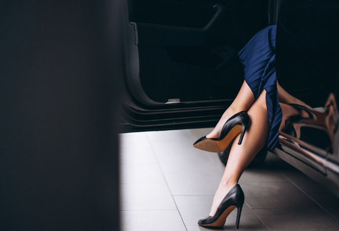 O poder do salto alto. Foto: FreePik