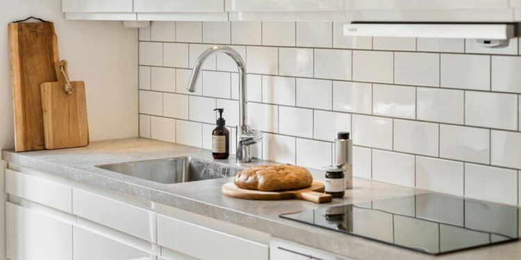 O que fazer para limpar a gordura das paredes da cozinha