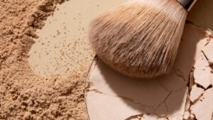 Pode usar pó em pele madura