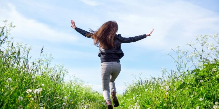Energia positiva que favorece prosperidade em diferentes áreas da vida - Créditos: depositphotos.com / sgorin
