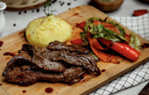 O que a falta de proteína pode fazer com o corpo? Foto: FreePik