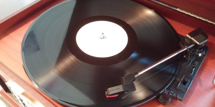 Como seus discos de vinil podem valer uma fortuna