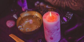 Ritual com elementos naturais que potencializa clareza emocional - Créditos: depositphotos.com / T.DenTeam