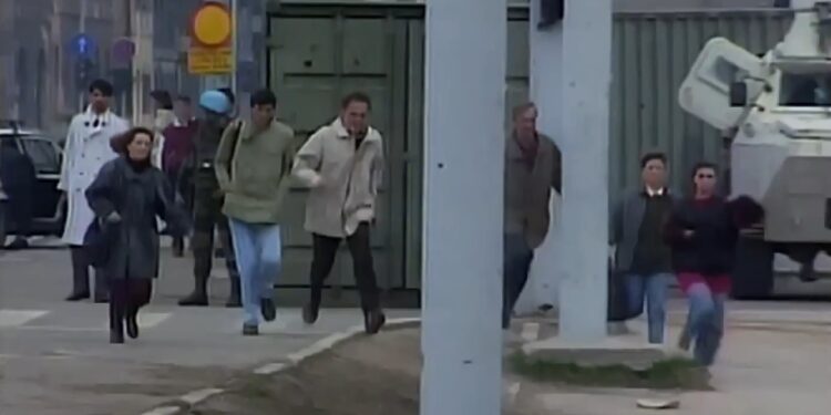 Durante Guerra da Bósnia, estrangeiros pagavam milhares para participar de ‘safári humano’ - Reprodução│Documentário Saravejo Safari