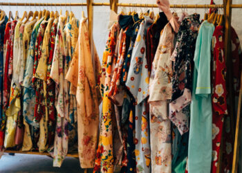 Roupas e acessórios vintage que se tornaram peças de colecionador