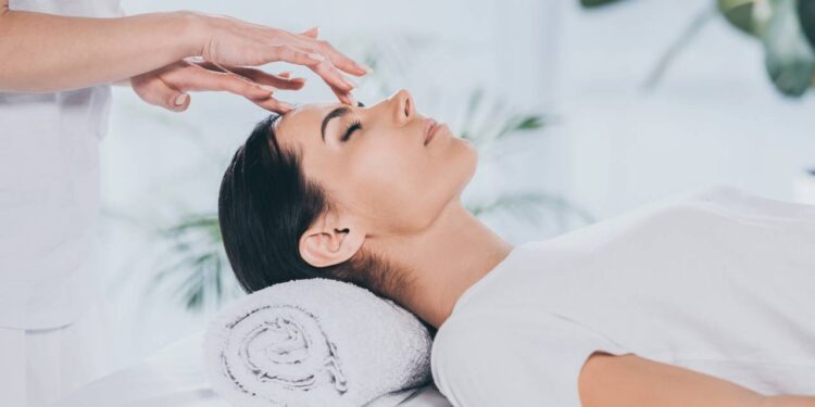 Técnicas de respiração que favorecem relaxamento e melhoria da qualidade do sono - Créditos: depositphotos.com / IgorVetushko