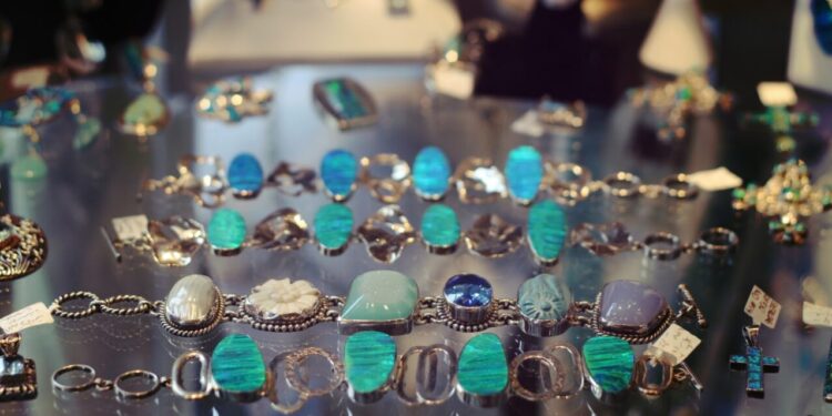 Joias e pedras preciosas mais valiosas que você pode ter em casa