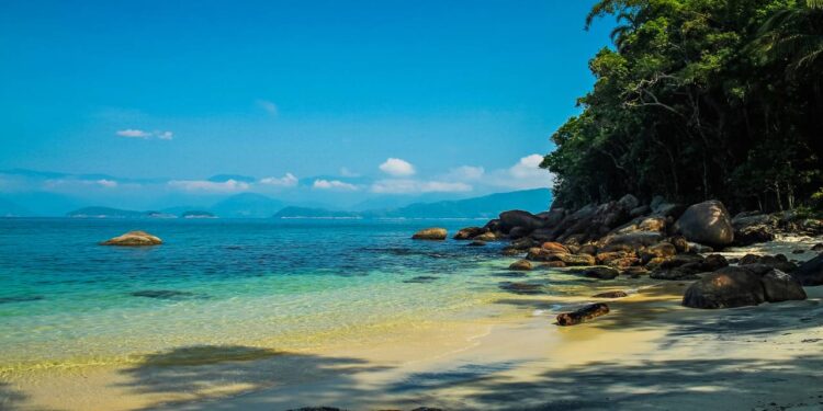 Turismo sustentável que contribui para a preservação da Mata Atlântica - Créditos: depositphotos.com / gustavo_asciutti