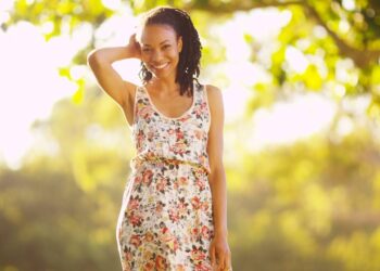 Estilo versátil que valoriza diferentes tipos de corpo - Créditos: depositphotos.com / Mark Adams