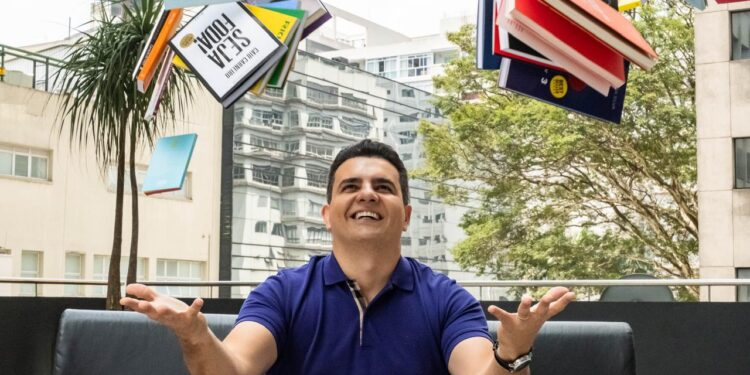 Anderson Cavalcante, idealizador do podcast "Negócios e Família" testemunha diariamente a ascensão de empresas com esse tipo de gestão. Foto: Divulgação.