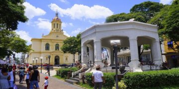 Passeios icônicos que encantam famílias, casais e viajantes curiosos - Créditos: commons.wikimedia.org