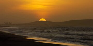 Encanto visual que transforma o pôr do sol em Jericoacoara em experiência memorável - Créditos: depositphotos.com / contato@caciomurilo.com.br