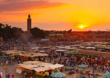 Paisagens vibrantes despertando desejo de exploração cultural - Créditos: depositphotos.com / kasto