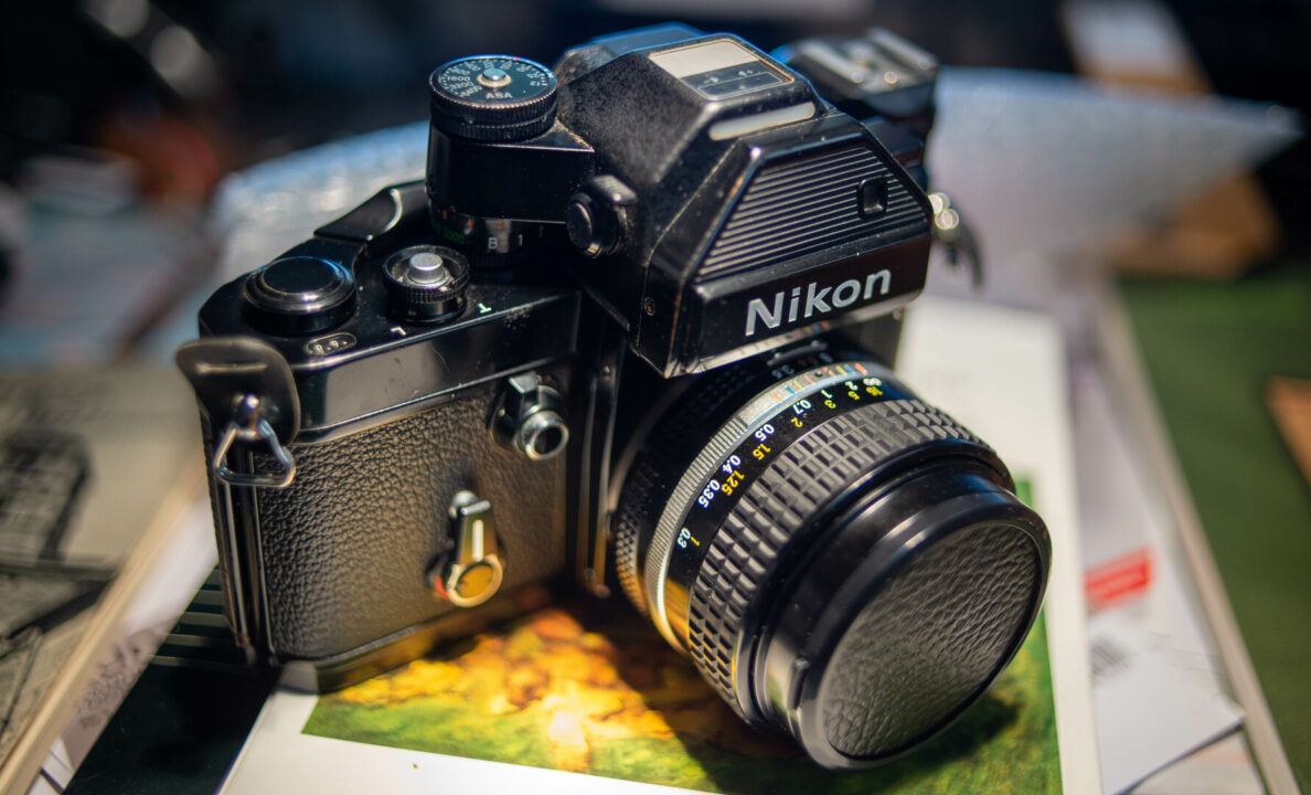 Câmeras analógicas antigas em alta no mercado