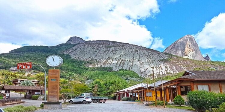 Clima ameno proporcionando viagens aconchegantes durante todo o ano. - Créditos: commons.wikimedia.org