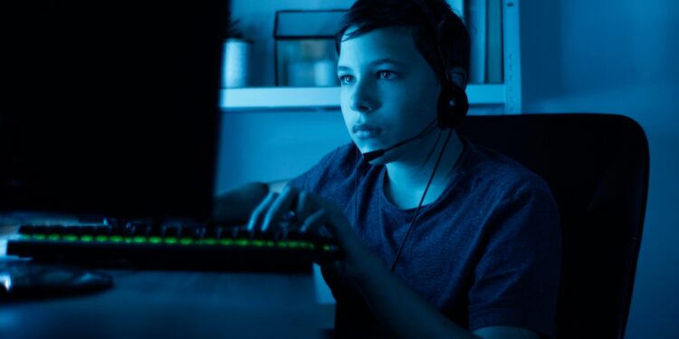 Adolescentes dormindo tarde