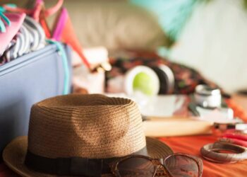 Planejamento de roupas por camadas que garante conforto - Créditos: depositphotos.com / luminastock