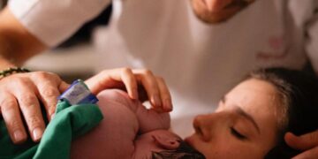 filha de camila queiroz