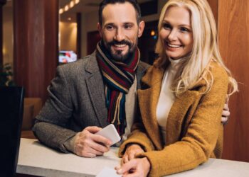 Atividades culturais e aconchego que criam lembranças memoráveis para casais - Créditos: depositphotos.com / NatashaFedorova