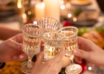 Festa inesperada de fim de ano em casa? Dicas para deixar tudo pronto em 15 minutos