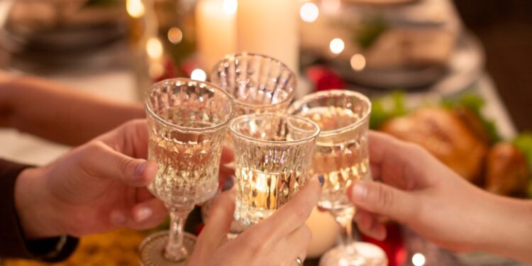 Festa inesperada de fim de ano em casa? Dicas para deixar tudo pronto em 15 minutos