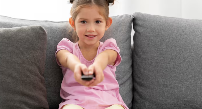 Programação sob controle - entenda como funciona a classificação etária indicativa. Foto: FreePik