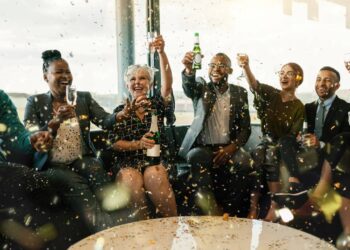 Personalidade expansiva que intensifica a energia e o clima de celebração - Créditos: depositphotos.com / JonoErasmus